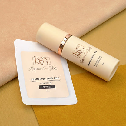 Eyelash shampoo with single-dose sachet